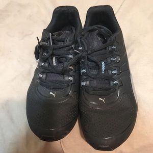Women’s Black Size 7.5 Puma Sneakers